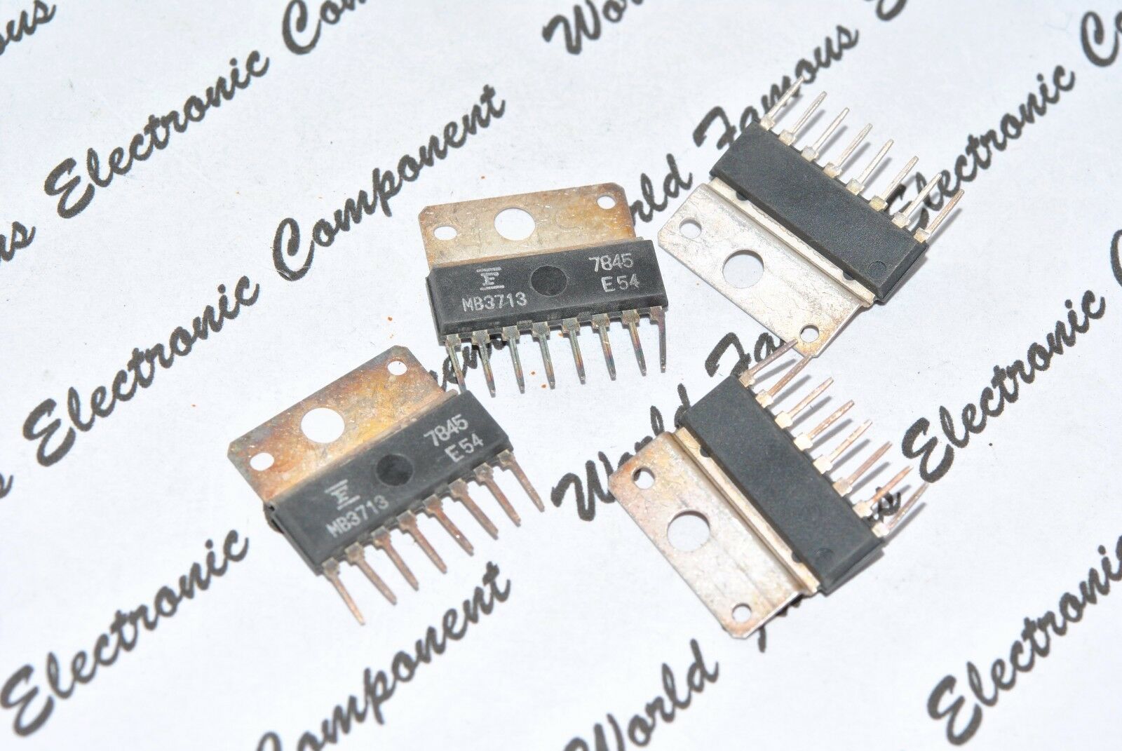 1pcs - FUJI MB3713 DIP-8 - NOS