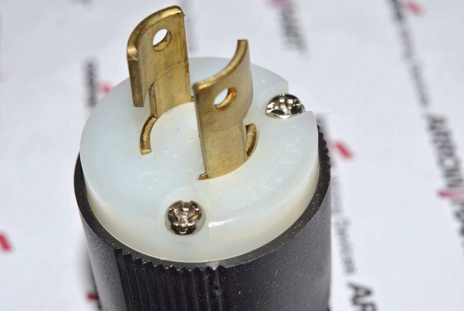 1pcs - COOPER CWL220P 20A 250V L2-20 Twist Hart-Lock Locking Male Plug