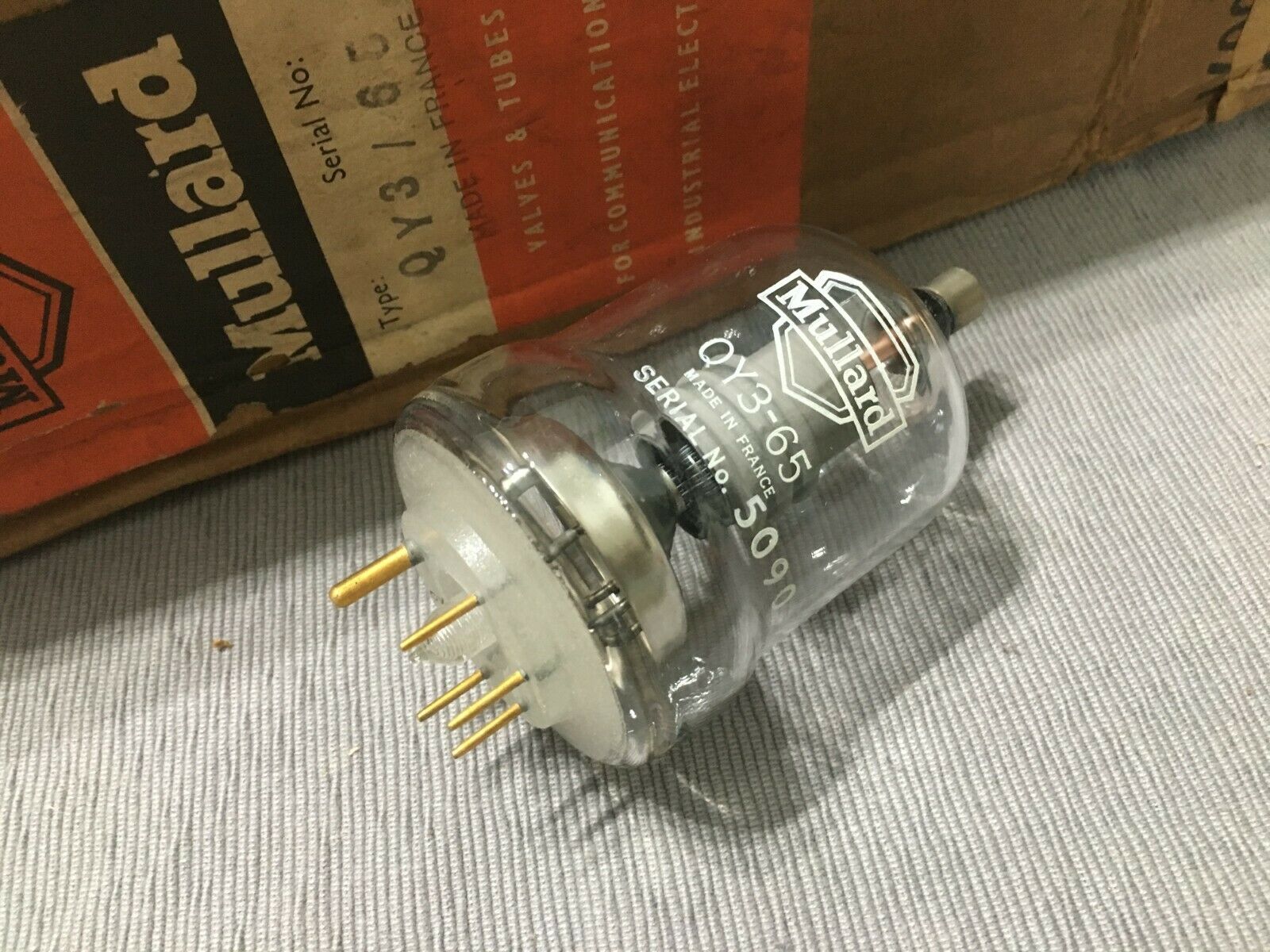 1pcs - Mullard QY3-65 Vacuum tube NOS NIB  FRANCE