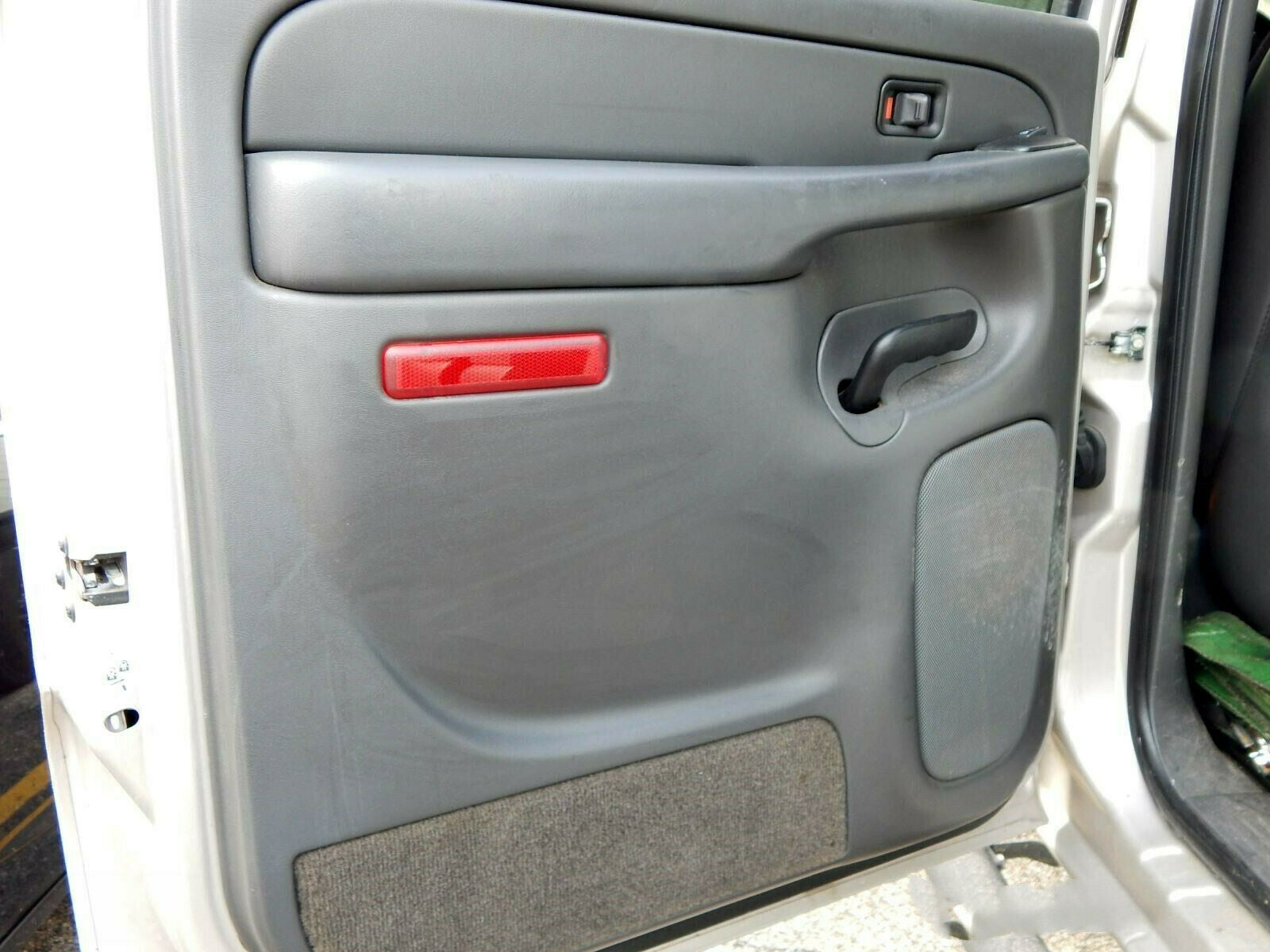 New Door Panel Reflector 15183155 For Chevy GMC Trucks SUVs 03-07 Left Trim