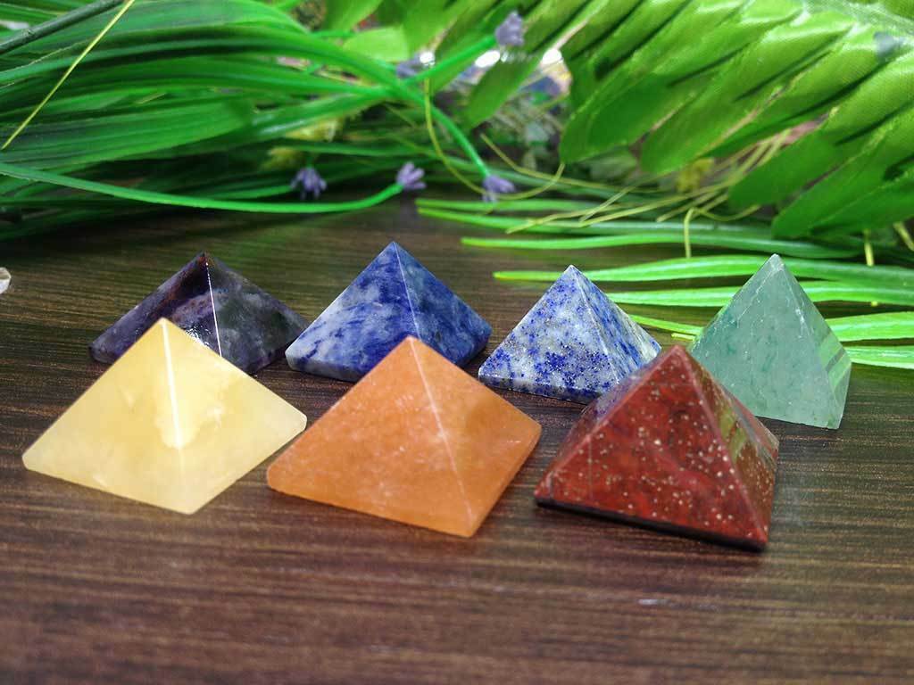 Set of 7pcs Chakra Pyramid Stone Set Crystal Healing Natural Spirituality Gems