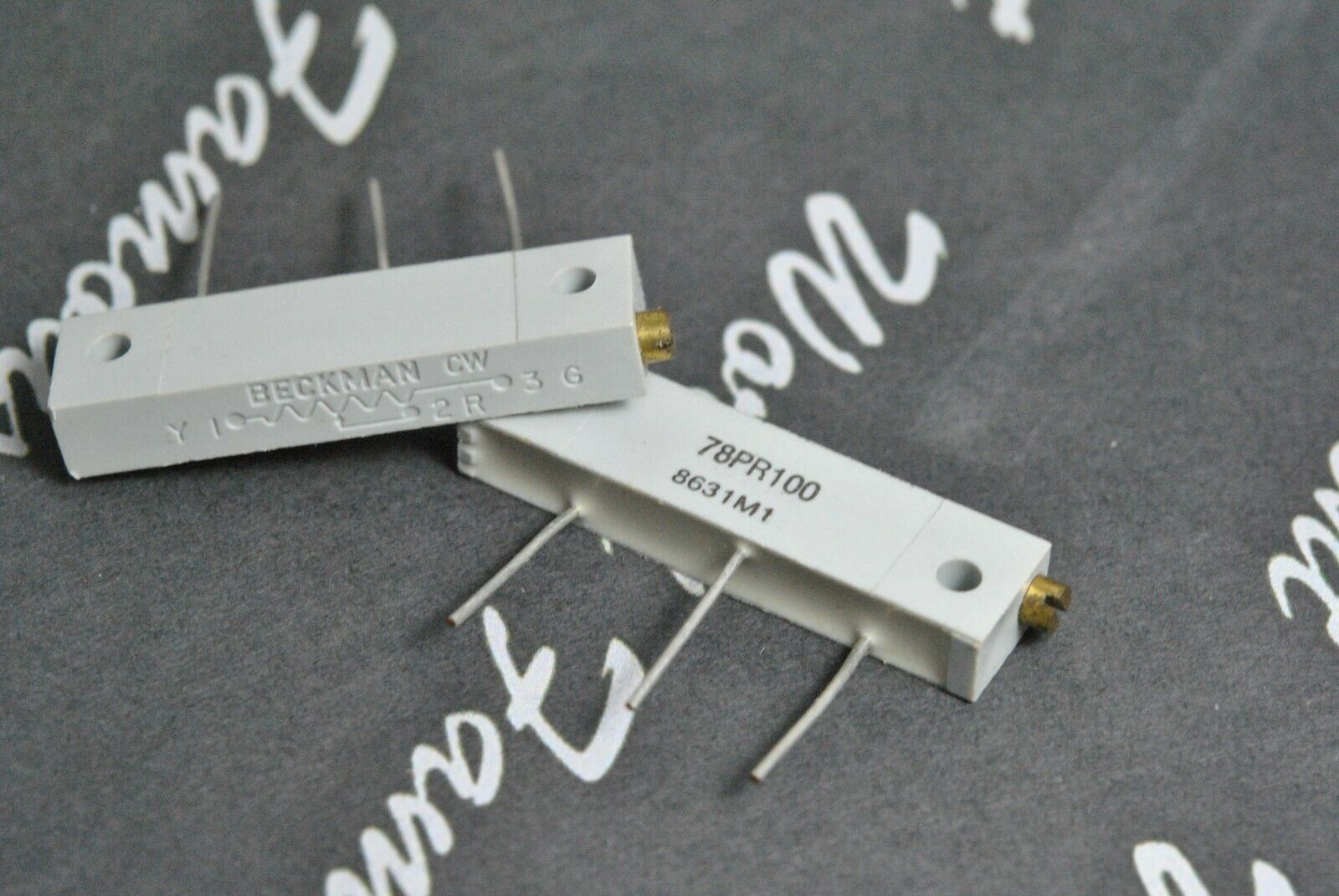 1pcs -BECKMAN 78PR100 100R Multi Turn Potentiometer / Trimmer Resistor