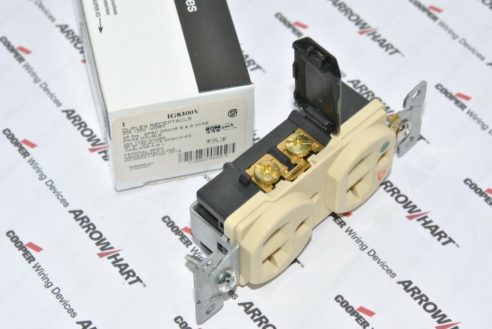 1pcs-COOPER IG8300V NEMA5-20R Isolated Hospital Duplex Receptacle 20A 125V