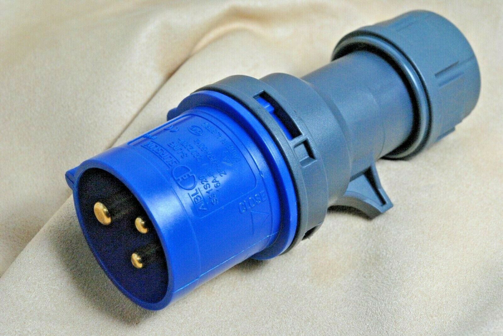 1pcs -ABL SURSUM S31S20 16A 3P IP44 CEE Plug