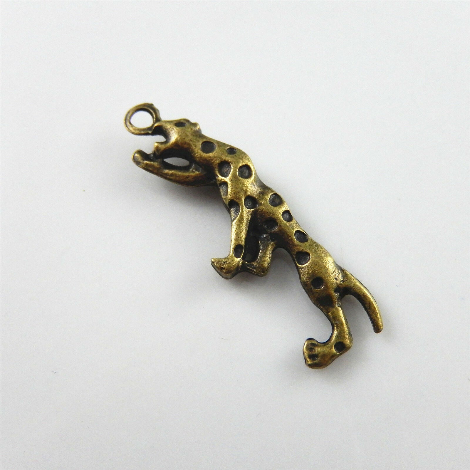 20 pcs Antiqued Bronze Alloy Leopard Animal Charm Pendant Jewelry Craft 33*11mm