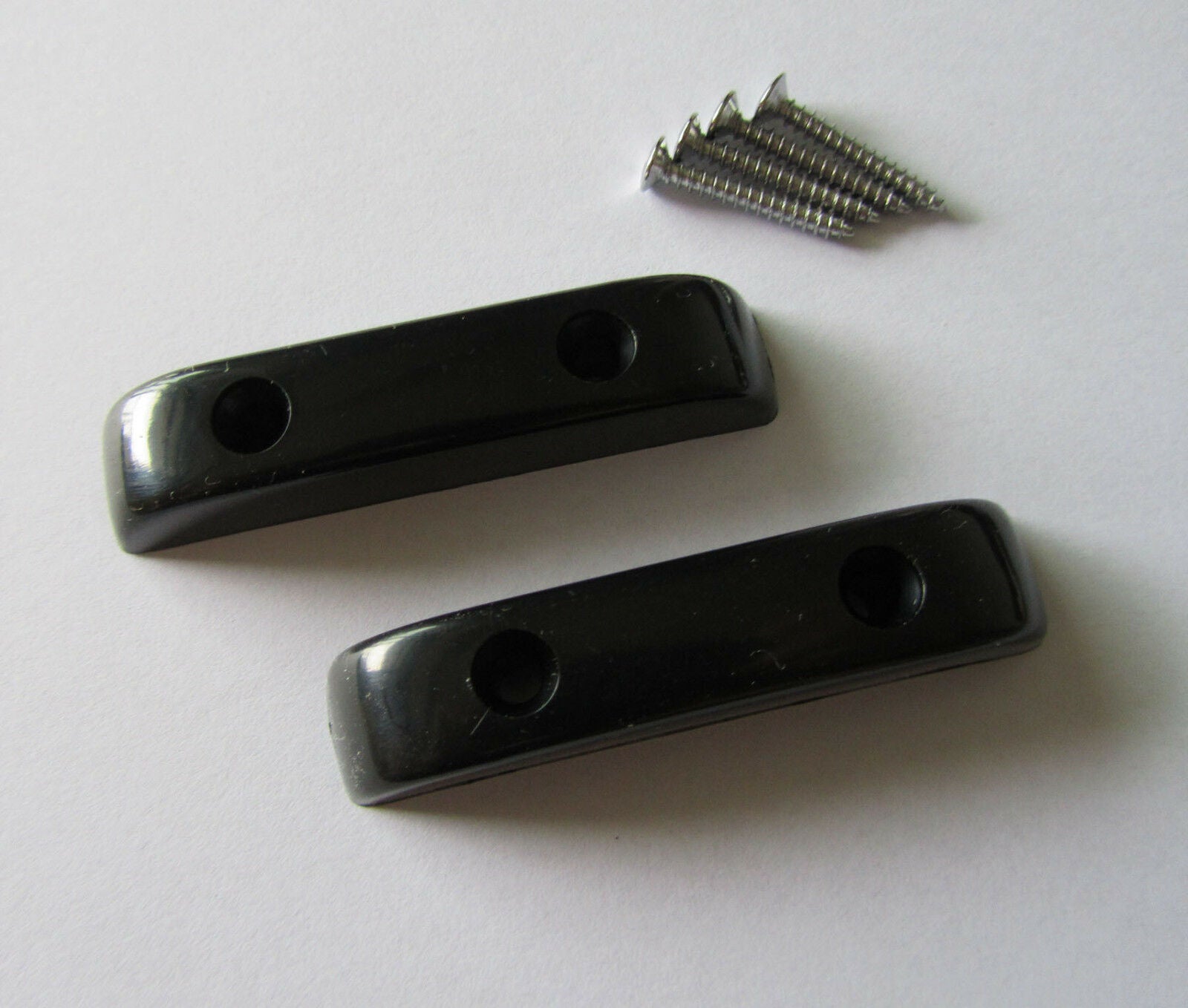 2x Plastic Black Thumb Rest Thumbrest for Precision Bass Jazz Bass Guitar