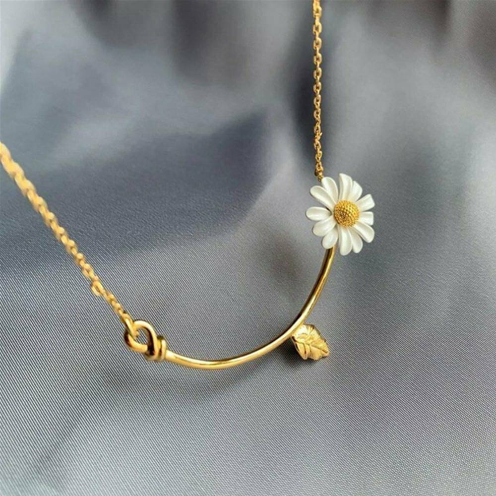 Chic Daisy Leaf Flower Pendant Choker Chain Necklace Women's Jewelry Summer