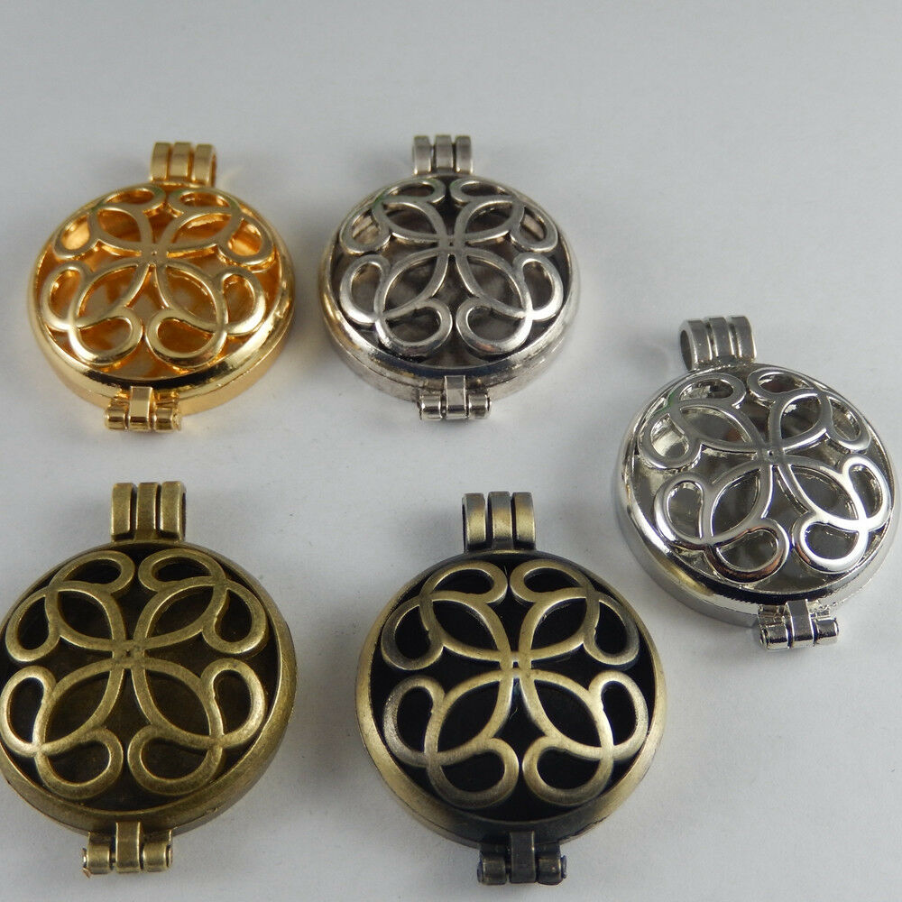 3 pcs Assorted Round Floral Lockets Hollowed Aromatherapy Diffuser Pendant Metal