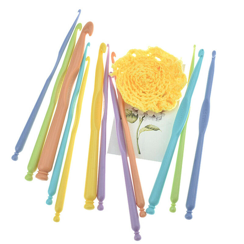 2-10mm 12 PCS/set Multi-color Plastic Crochet Hooks Kit Knitting Needles .l8