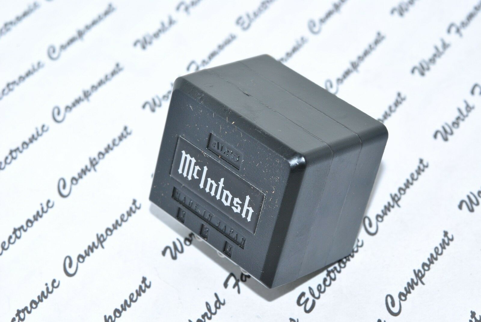 1pcs - ALPS RK40 250KA Black Beauty Audio Potentiometer Half Shaft--for McIntosh