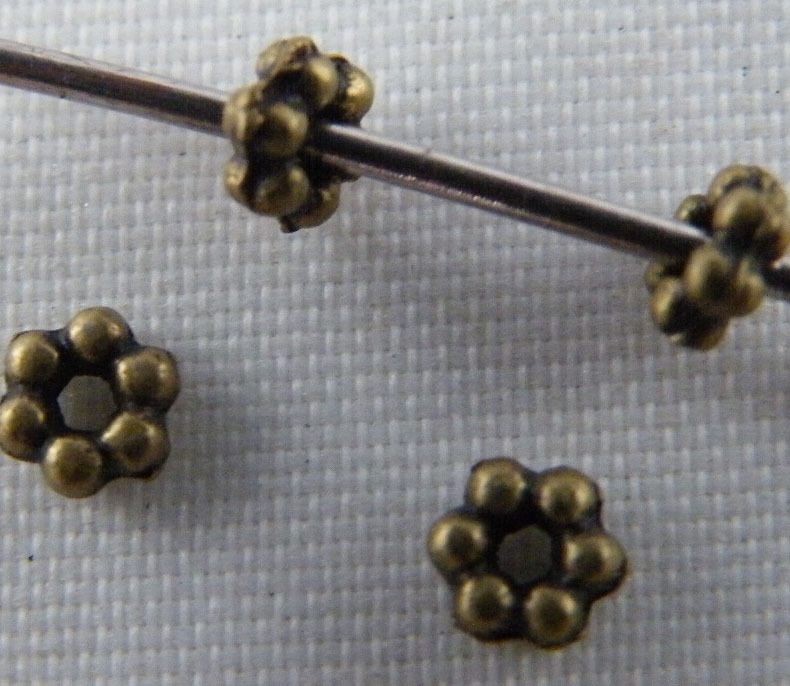500pcs Bronze Color Little Daisy Spacer Beads 3.5x1.5mm 1304-2