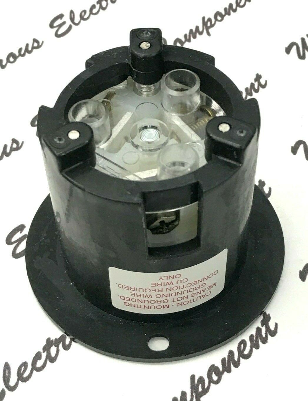 1pcs - COOPER CWL520FO NEMA L5-20 H/L FLGD OUTLET 2P 3W 20A 125V-BLK & WHT