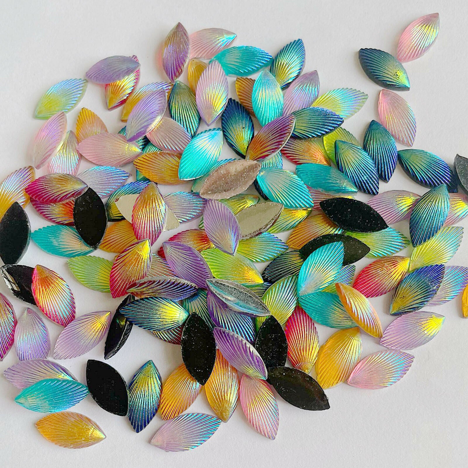 200 Pieces Mixed Colors Rhinestone Shining for Art Crafts Phone Case Bag