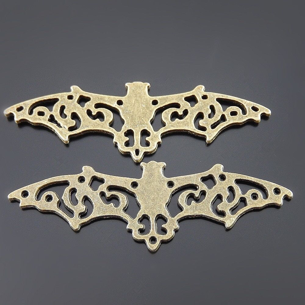 18pcs Antiqued Bronze Hollowed Bat Alloy Charm Pendant Halloween Craft 55*19*2mm