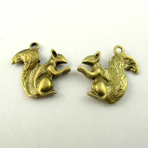 Lot of (x30) Antiqued Bronze Metal Cute Squirrel Craft Pendant Charm 21x18x4mm