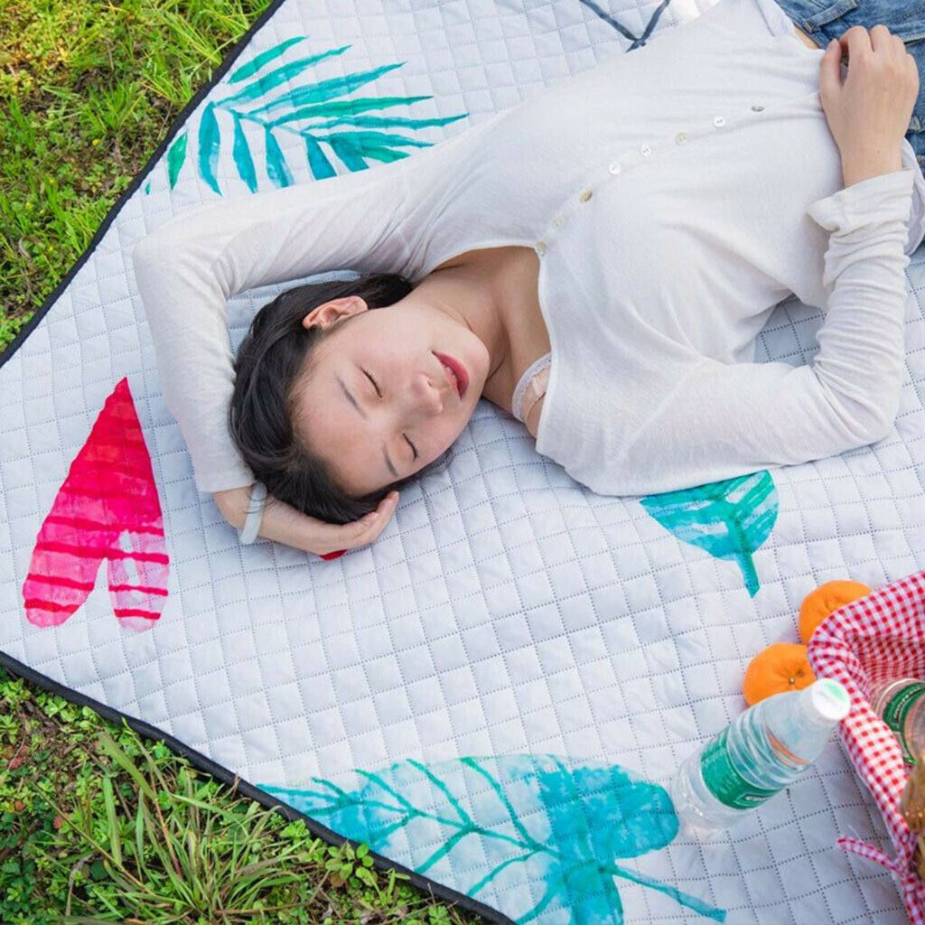 Folding Picnic Blanket Washable Camping Mat for Family Friends 55" x 67"