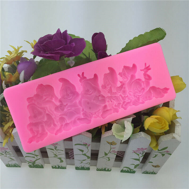 1Pcs Seven Dwarfs Shape Silicone Soft Candy Mold Cake Decor Tool Chocolat.l8