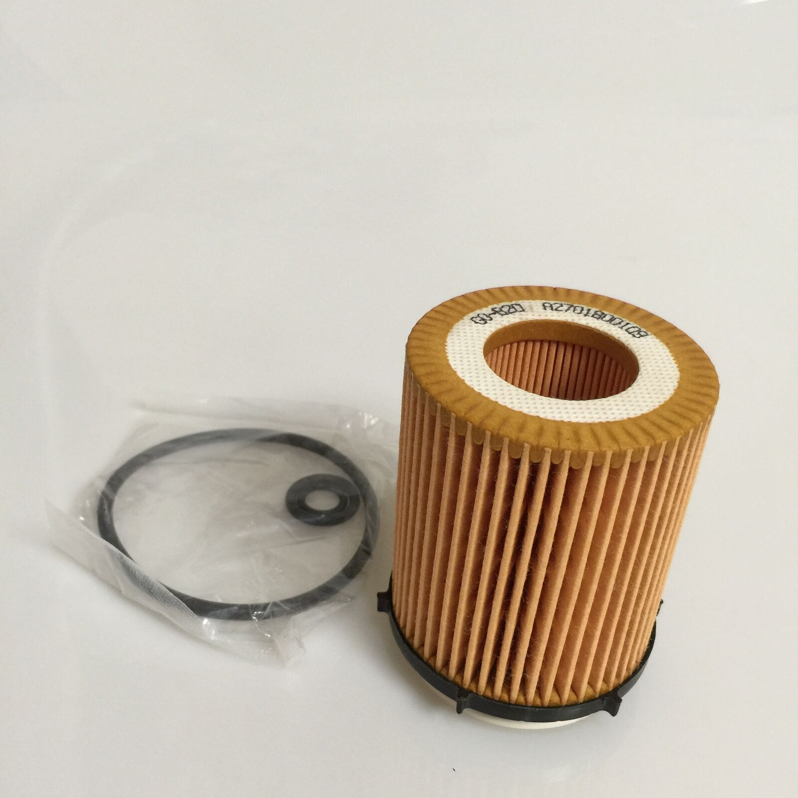 New Engine Oil FILTER Fit For Mercedes-Benz C E CLA -Class 2701800109