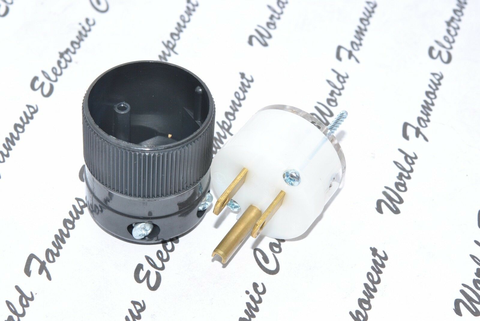 1pcs - MARINCO 5266 NEMA5-15P 15A 125V Straight Plug