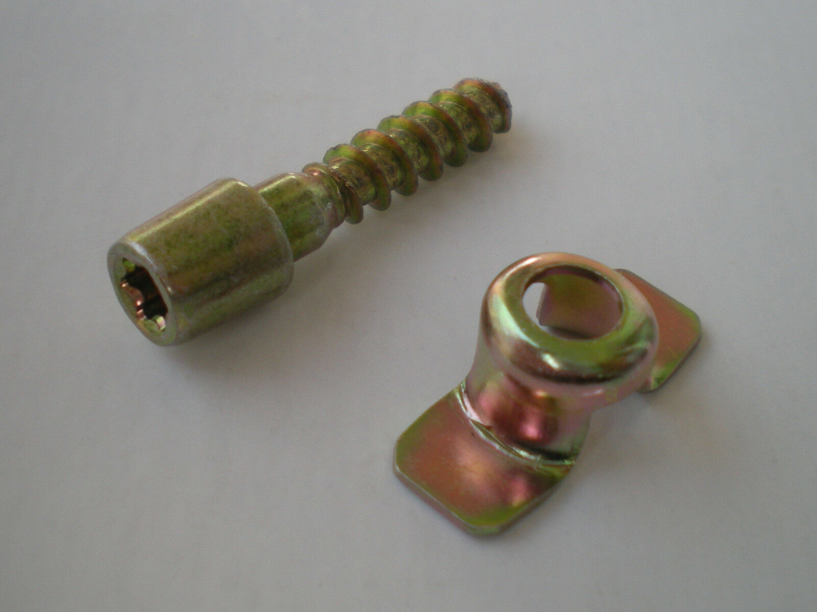 Retainer & Pan Head Screw for STIHL 024 AV, 028, 038 AV, BR 320, BR 400, MS 380