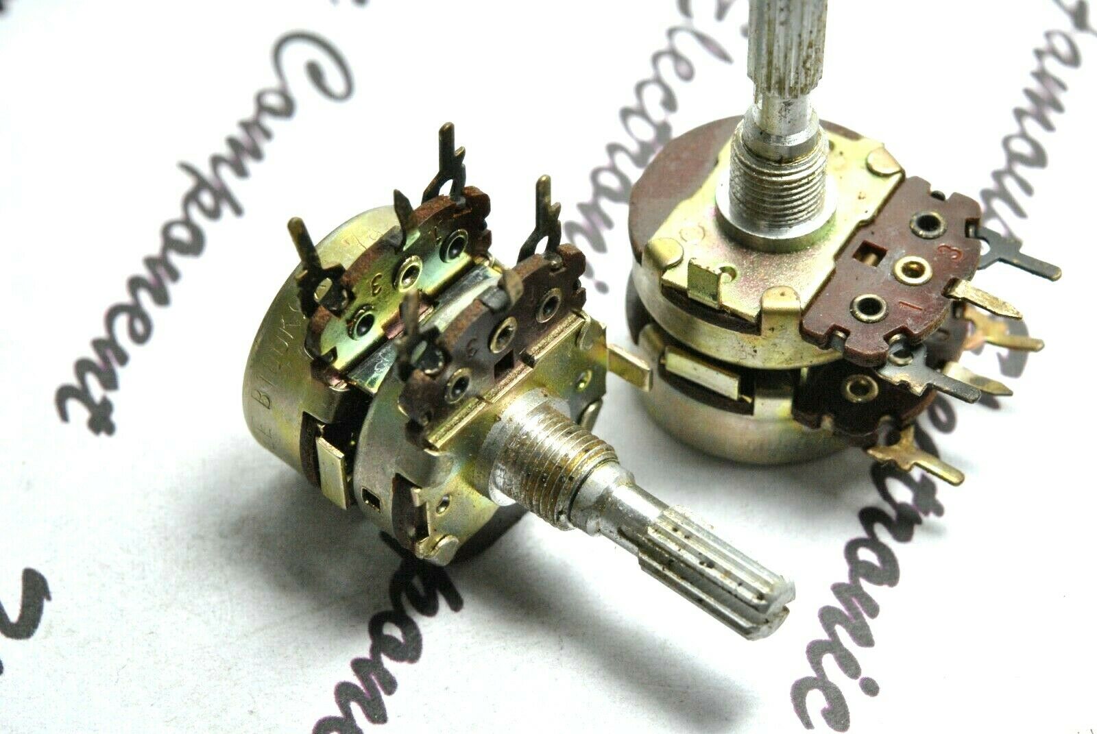 1pcs - NOBLE 100K-B Balance Dual Potentiometer Knurled - JAPAN