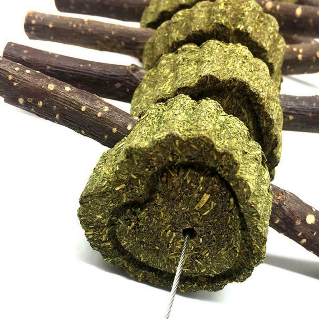 Wood Molar Sticks W/Grass Cake Pet Chinchilla