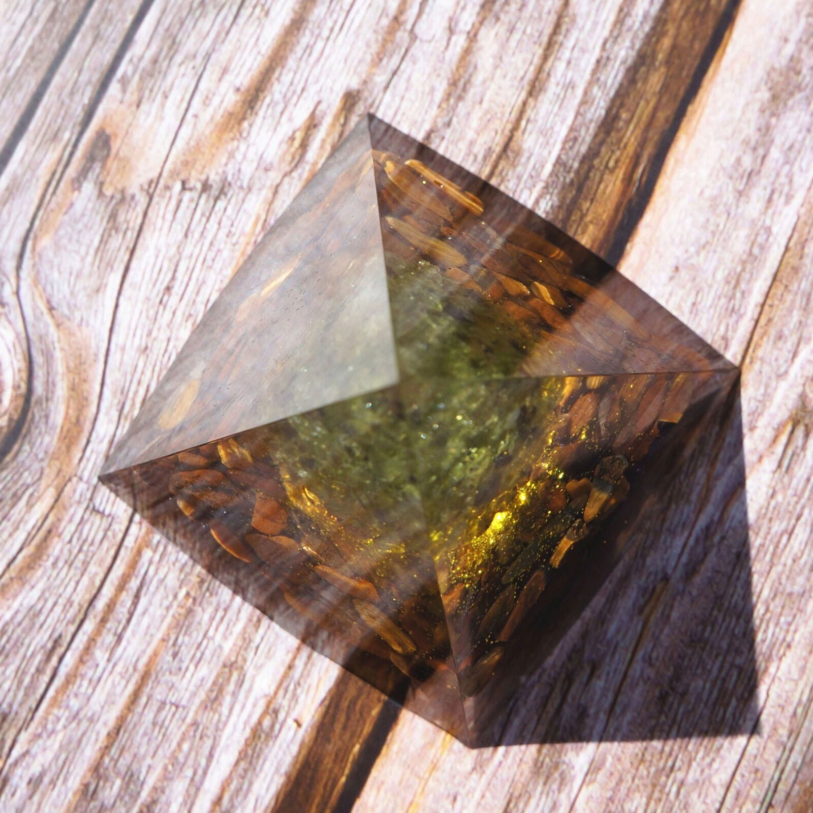 Crystal Orgone Pyramid, Reiki Healing Chakra Meditation Large Orgonite Pyramids