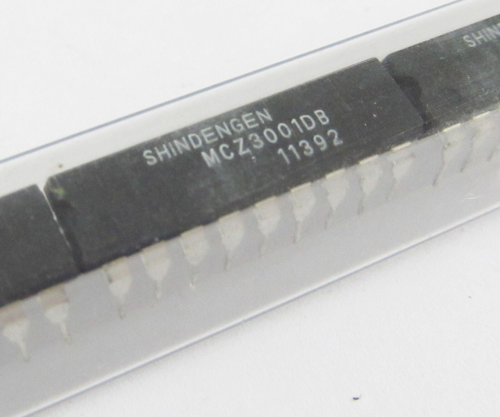 1pc IC Chip MCZ3001DB MCZ3001D  DIP 18 Pin