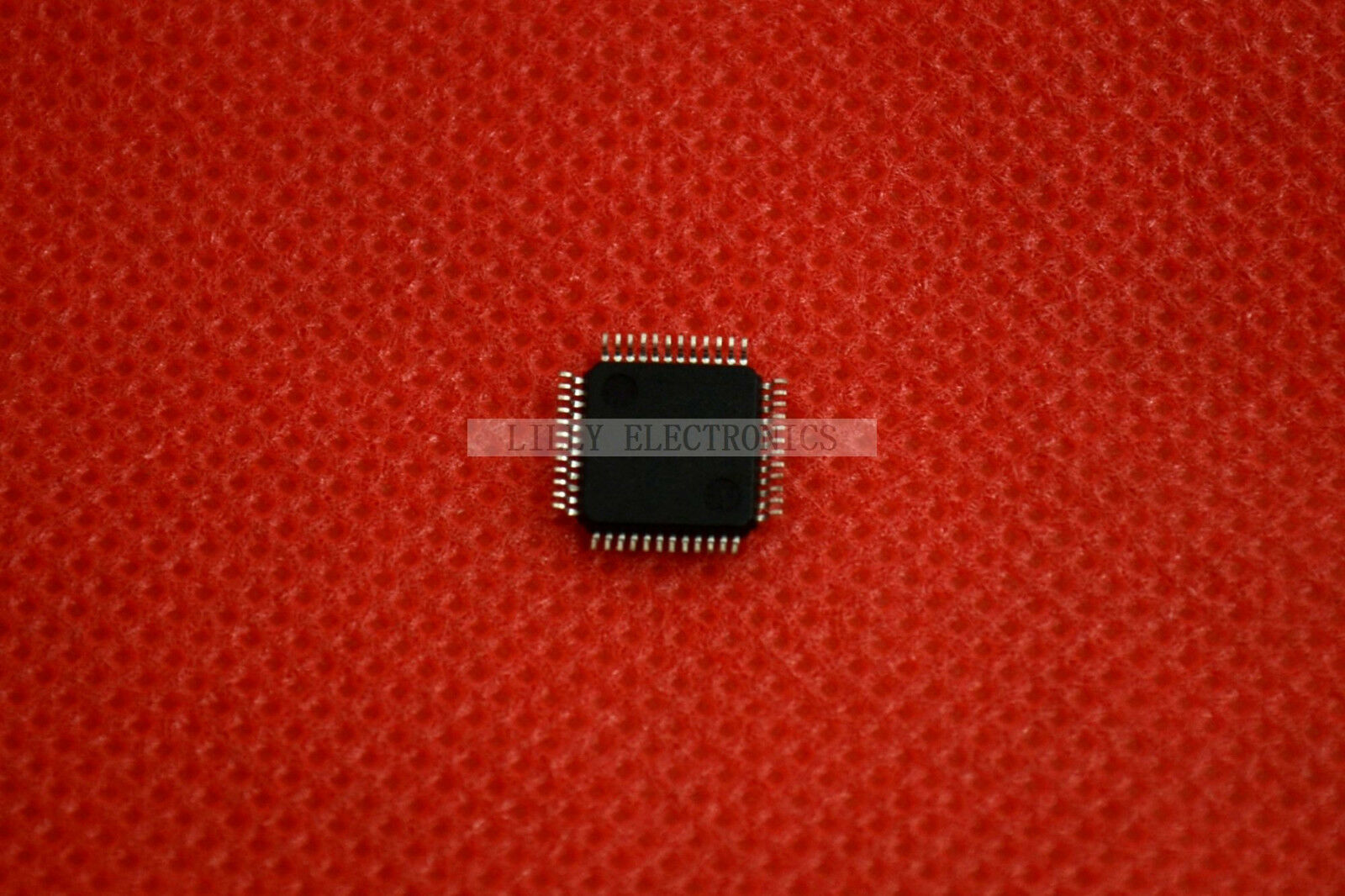 AD9218BST-105 PACKAGE:LQFP-48,10-Bit, 40/65/80/105 MSPS 3 V