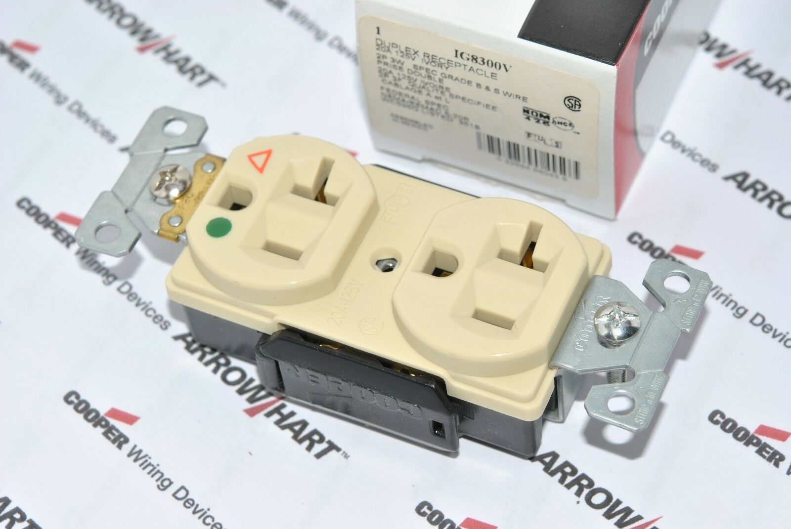 1pcs-COOPER IG8300V NEMA5-20R Isolated Hospital Duplex Receptacle 20A 125V