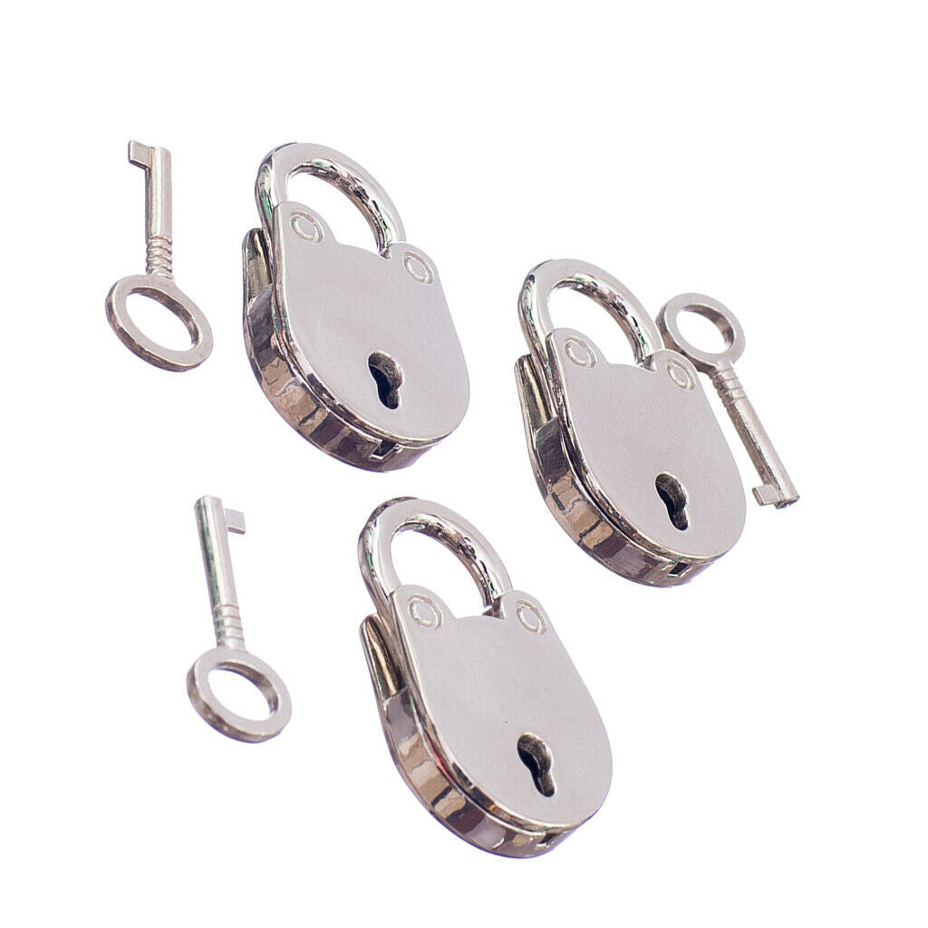 Set Of 6 Heart Shaped Padlock And Pigs In Gift Shape