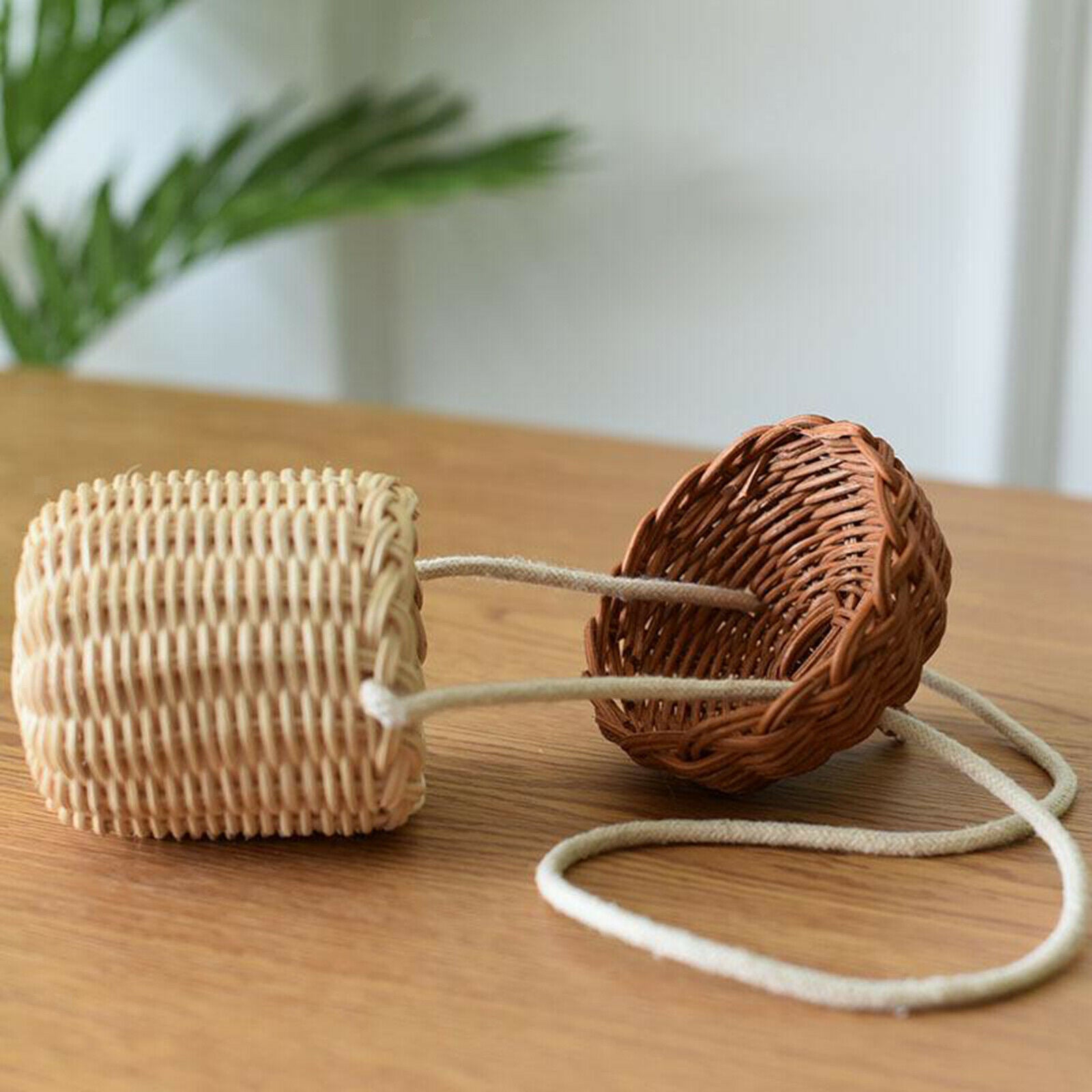 Cute Fashion Handwoven Round Rattan Handbag Natural Straw Bucket Bag Picnic