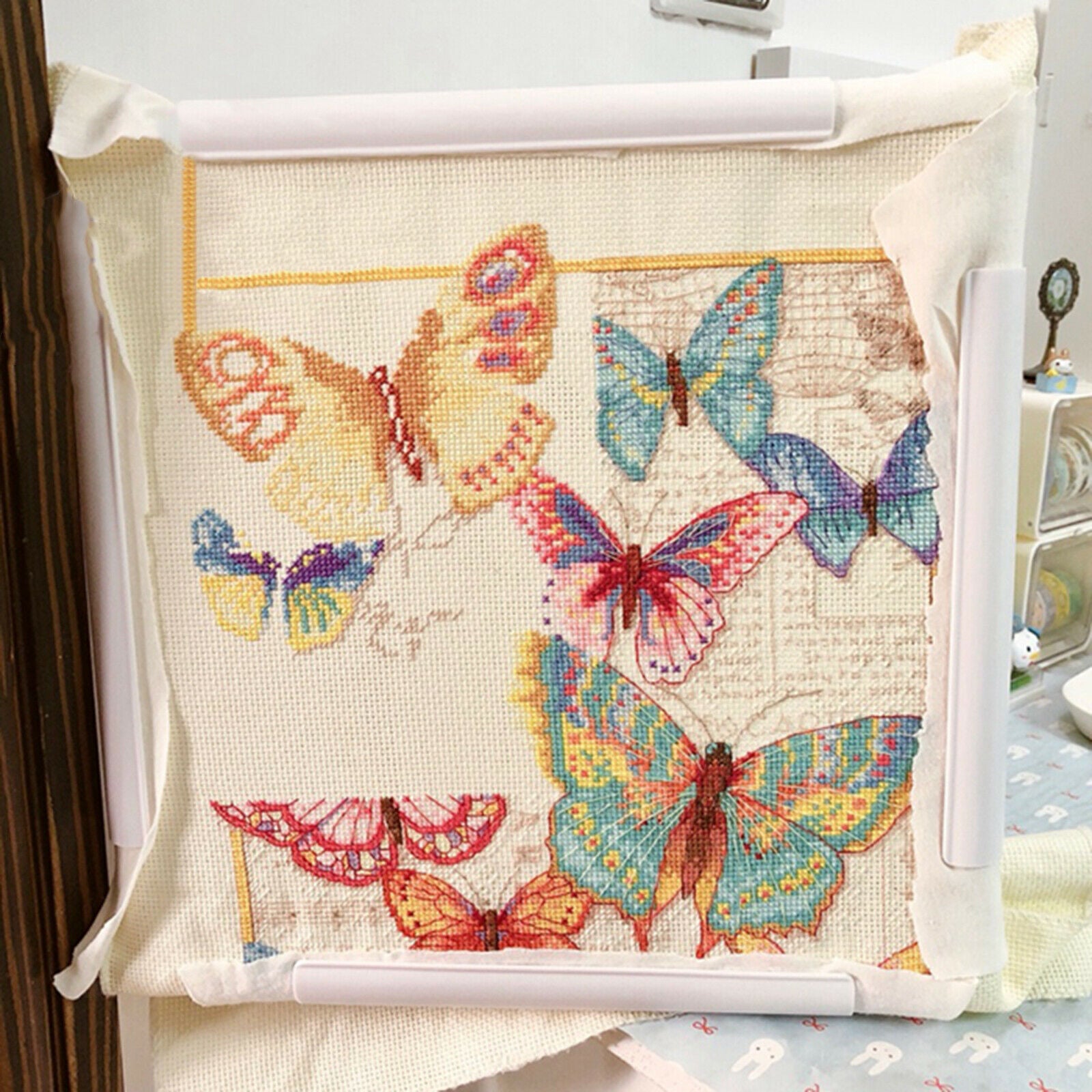White Embroidery Clip Frame Holder Cross Stitch DIY Sewing Hoop Tool 43x28cm