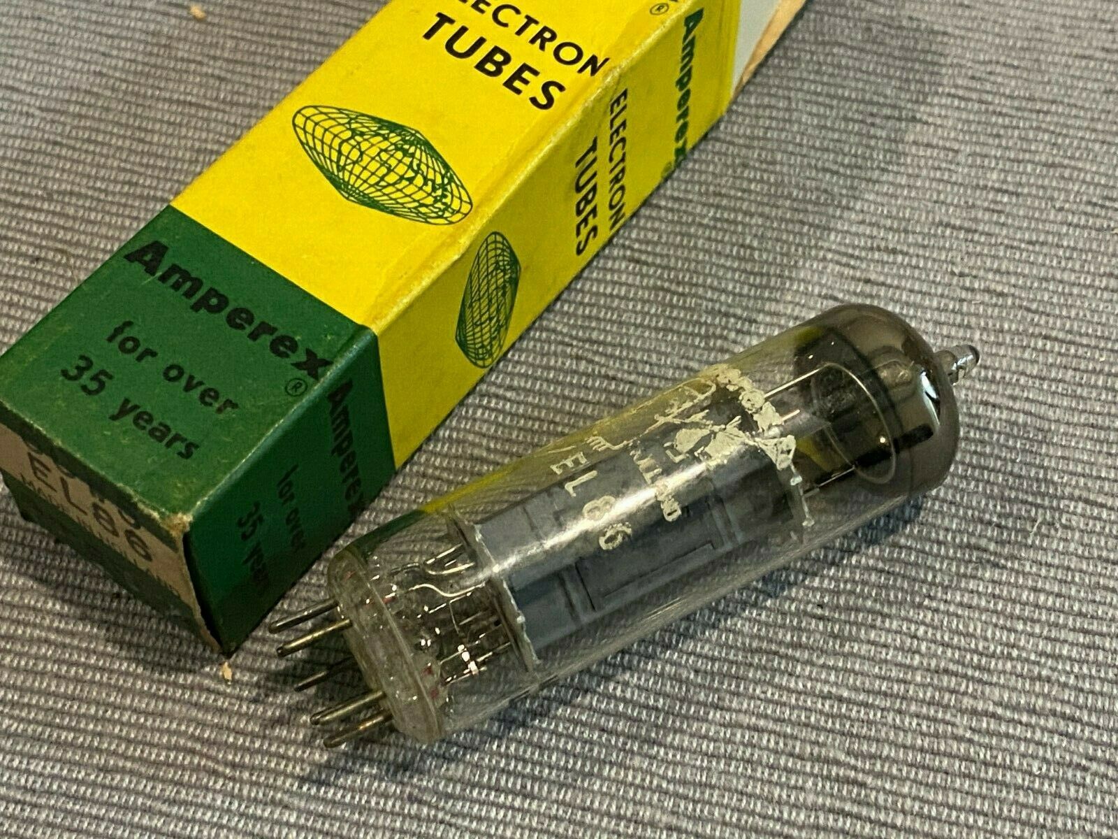 1pcs - Amperex 6CW5 EL86 Vacuum tube NOS NIB