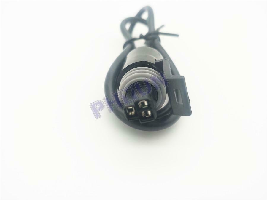 Car Pressure Transducer Kit 0-300 PSI Pressure Sensor 1/8" NPT Thread Universal