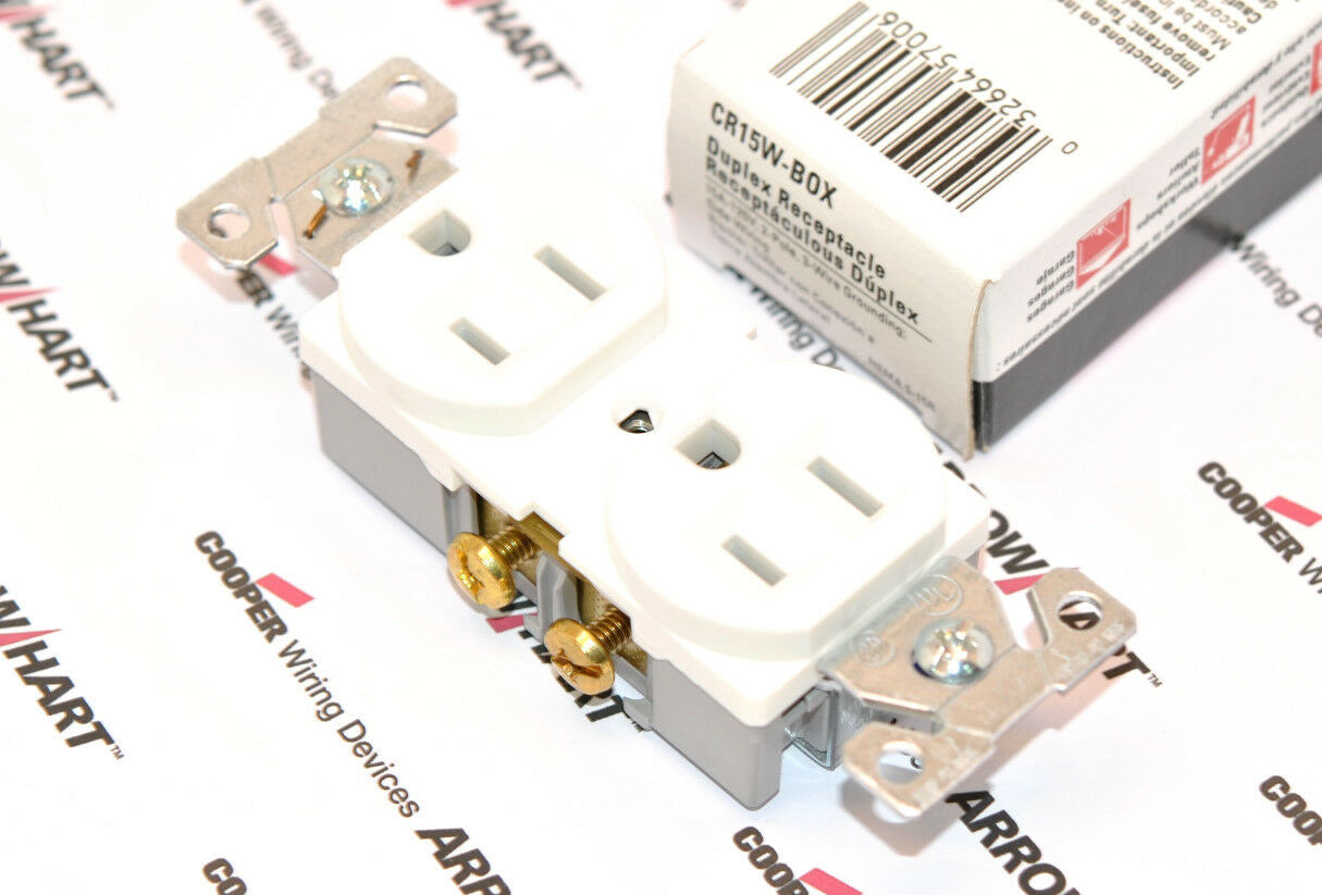 1pcs-COOPER CR15W 15A 125V Commercial Grade Duplex Receptacle 5-15R