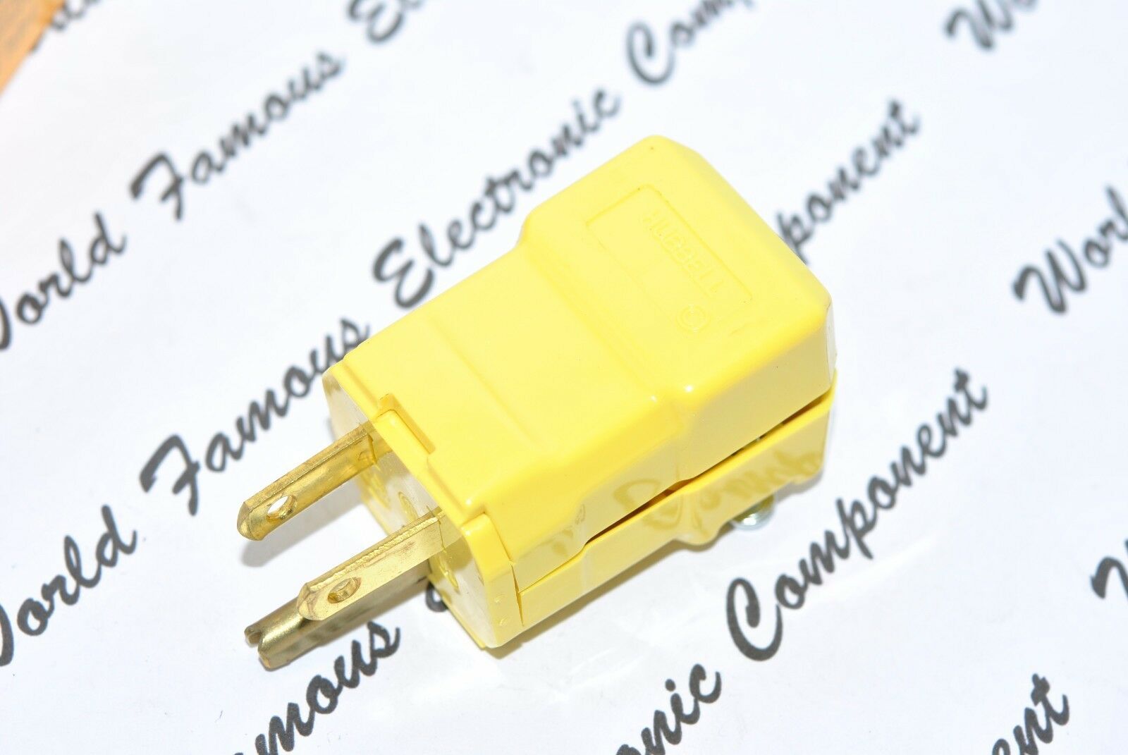 1pcs - HUBBELL HBL5965VY 15A 125V 5-15P Yellow Nylon Straight Plug - NIB