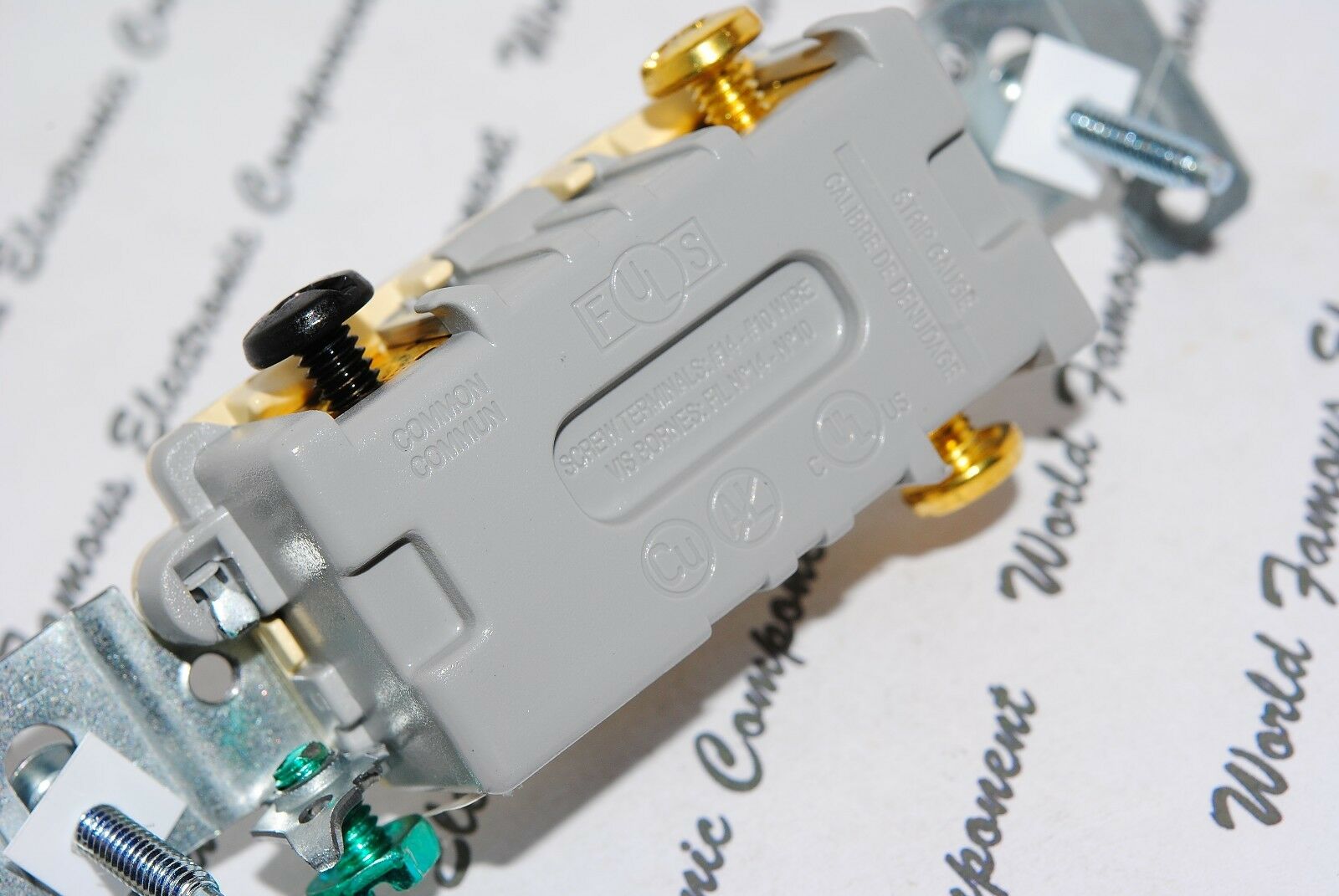 1pcs-COOPER CS315V Switch Toggle 3Way 15A 120/277V AC lvory