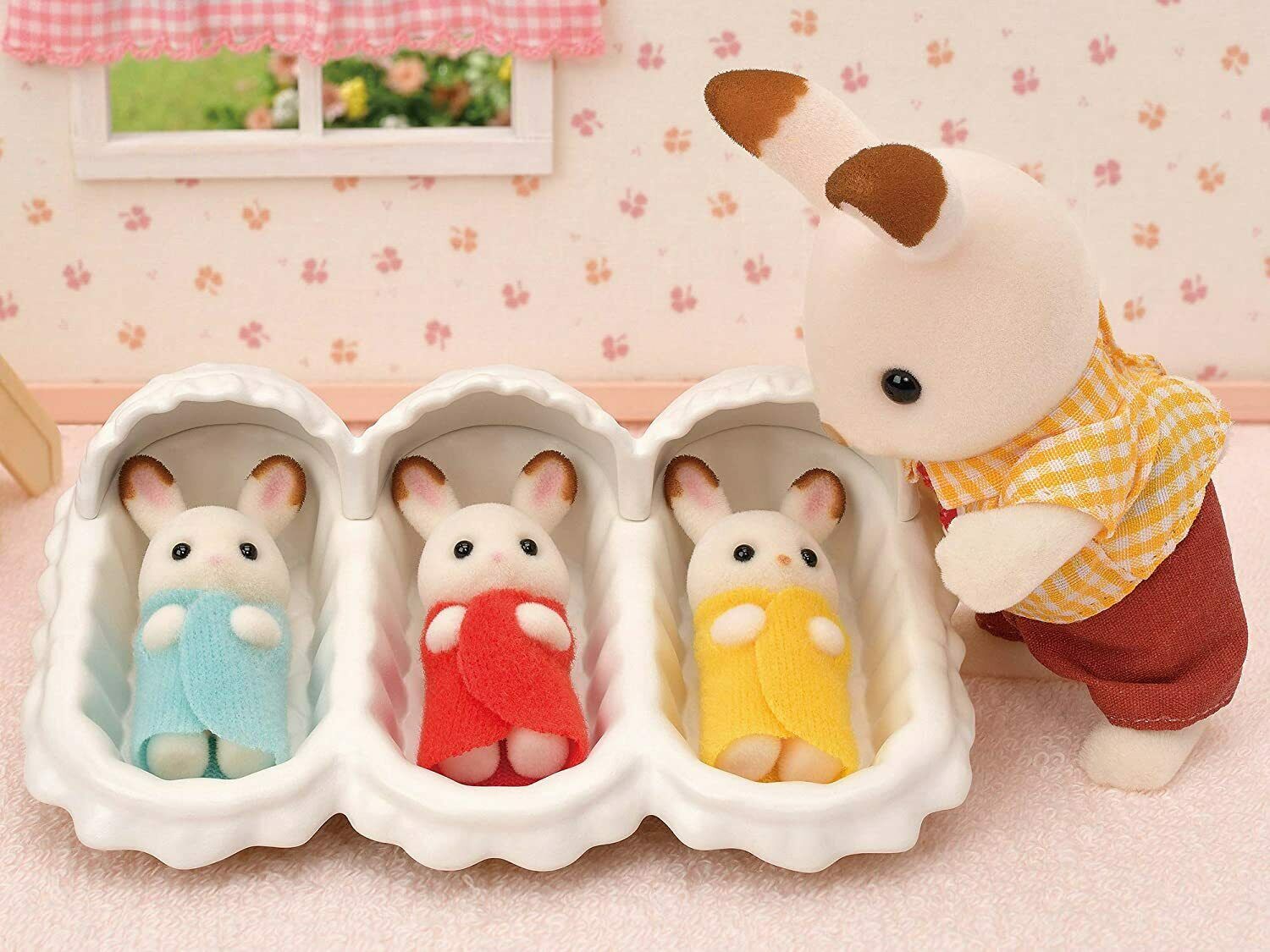 Sylvanian Families Triplets Care Set with Figures & Accessories 5532 Age 3+