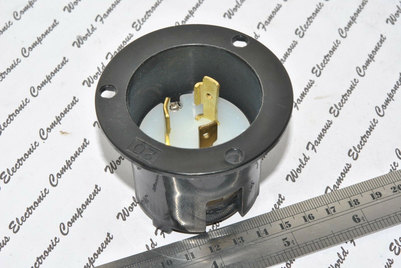 1pcs - COOPER CWL620FI NEMA L6-20 20A 250V Hart-Lock Locking Flanged Inlet 2P 3W