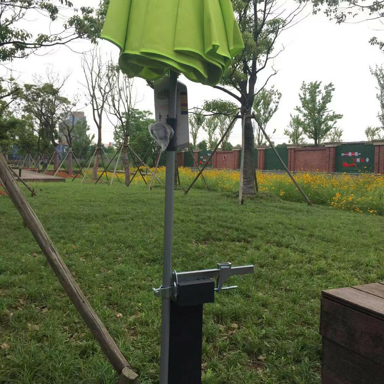 Fishing Umbrella Clamp Clip Bench Buddy Balcony Metal Garden Bracket Holder