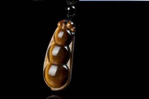 Beautiful Natural Tiger's Eye Stone Hand-Carved Bean Lucky Pattern Pendant