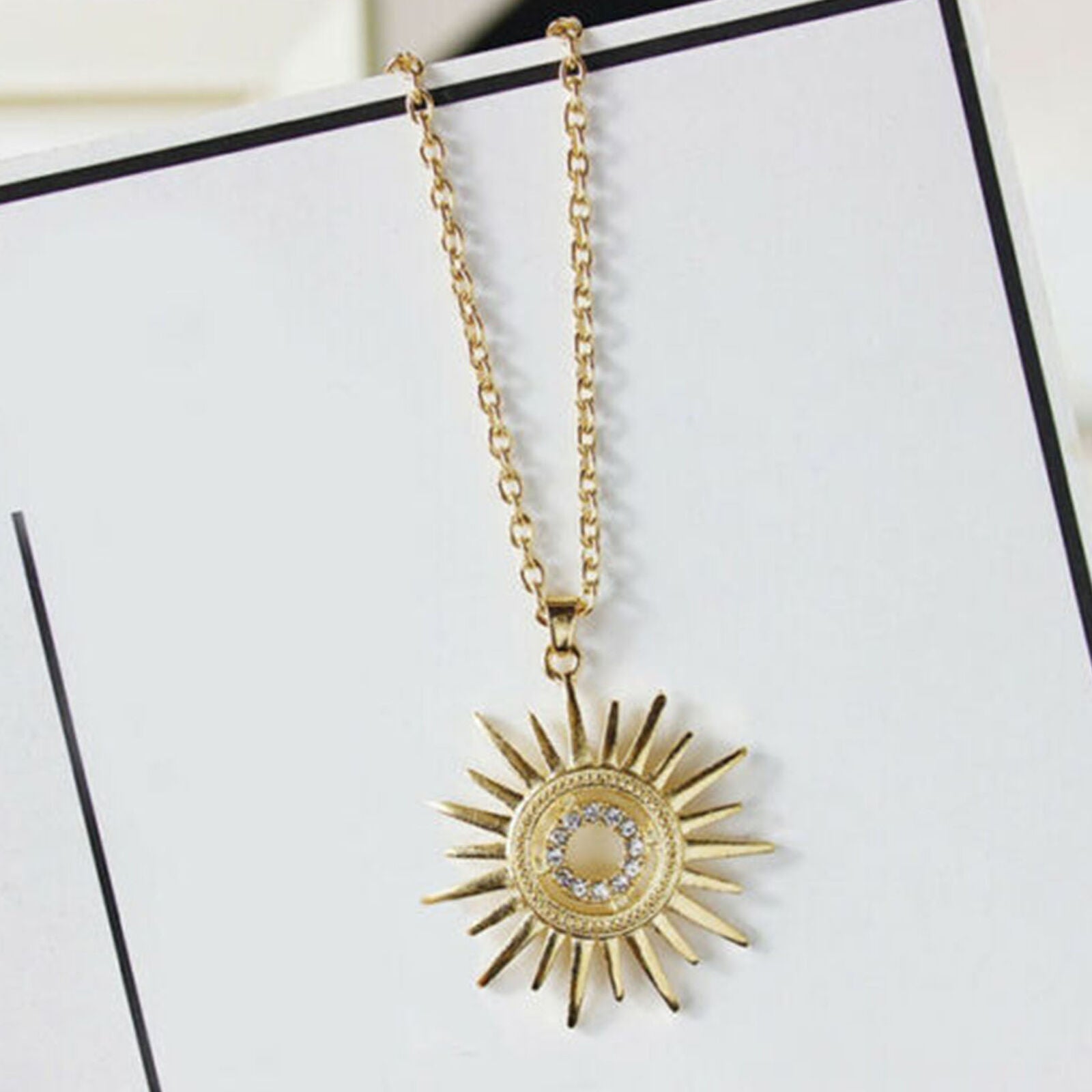 Sun Flower Charm Women Zircon Pendant Necklace Clavicle Chain Lady Jewelry Gifts