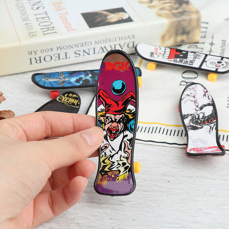 5PC Kids Children Mini Finger Board Fingerboard Skate Children Gifts T.l8