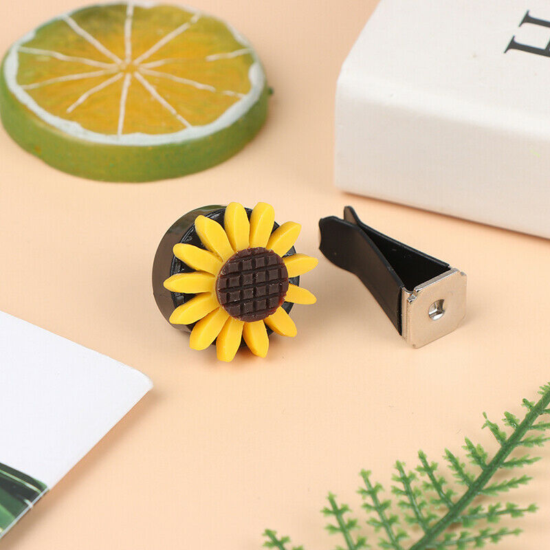 Car Air Outlet Perfume Clip Sunflower Air Conditioner Air Outlet AromatherapFCA