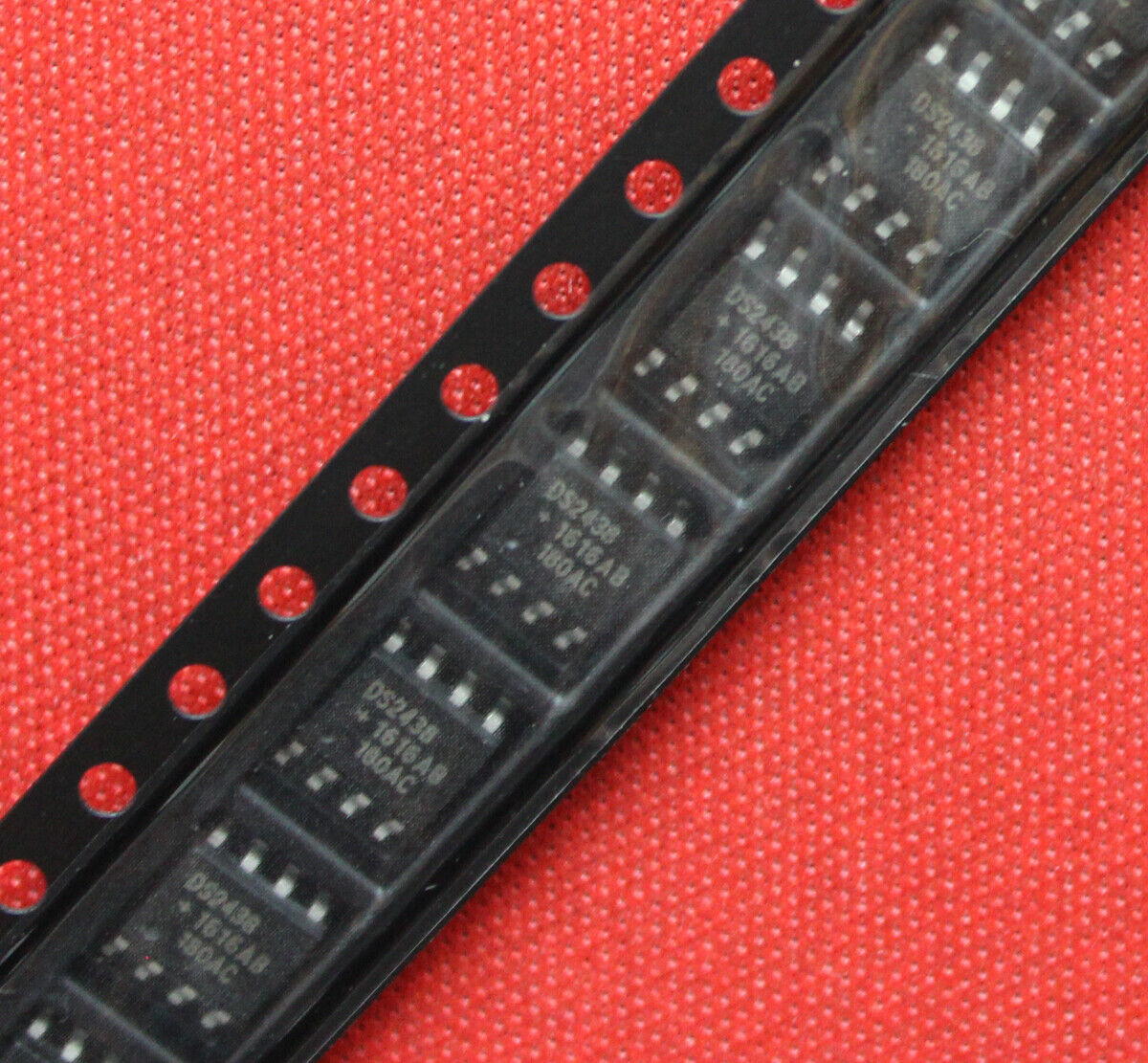 2pcs DS2438 DS2438Z DS2438Z+ Integrated Circuit IC