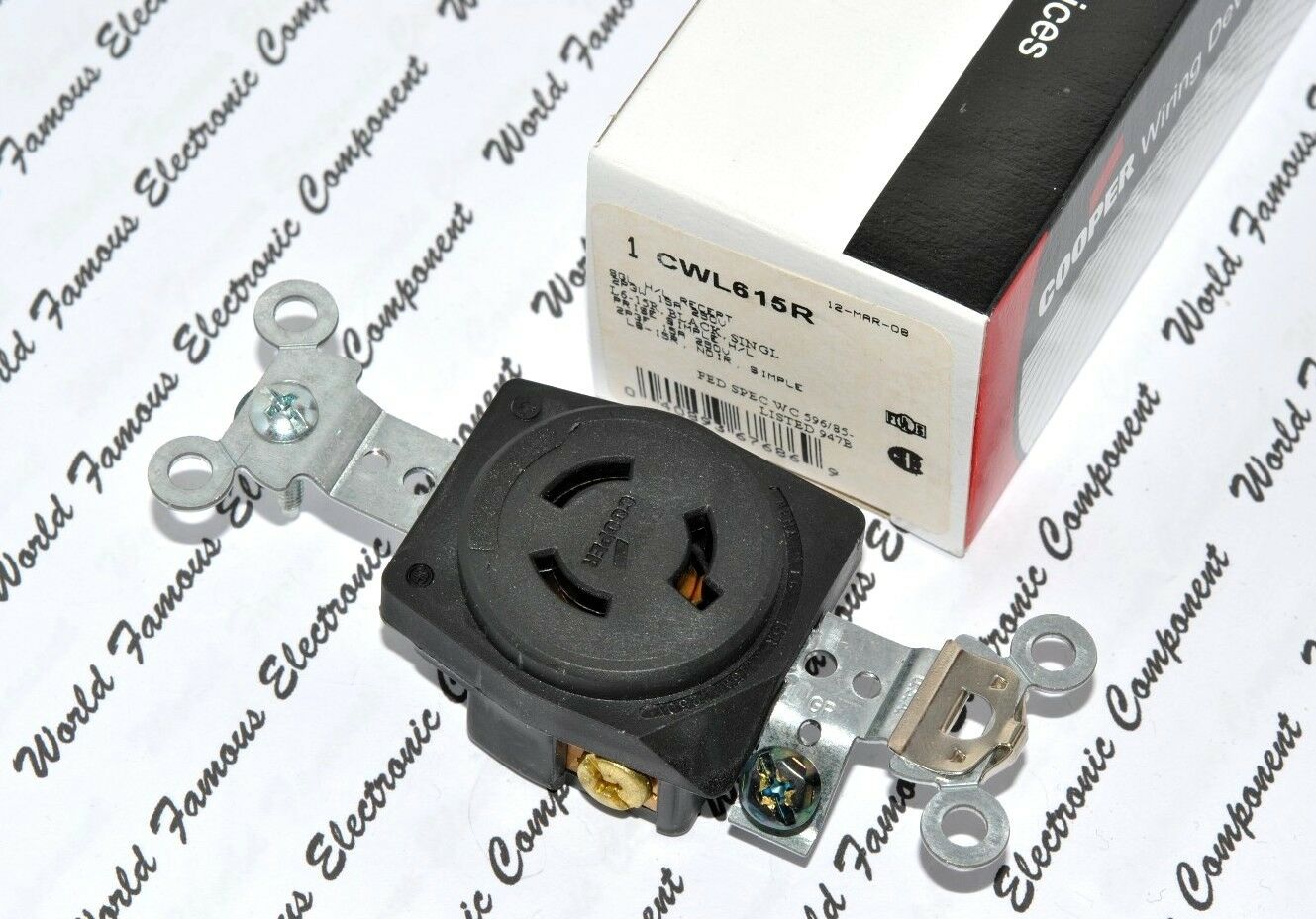 1pcs-COOPER CWL615R NEMA L6-15R 15A 250V Twist Hart-Lock Locking Receptacle