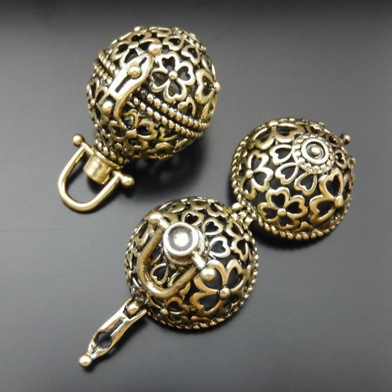 39684 Antiqued Bronze Hollow Clover Ball Jewelry Lockets Pendant Charms 2pcs