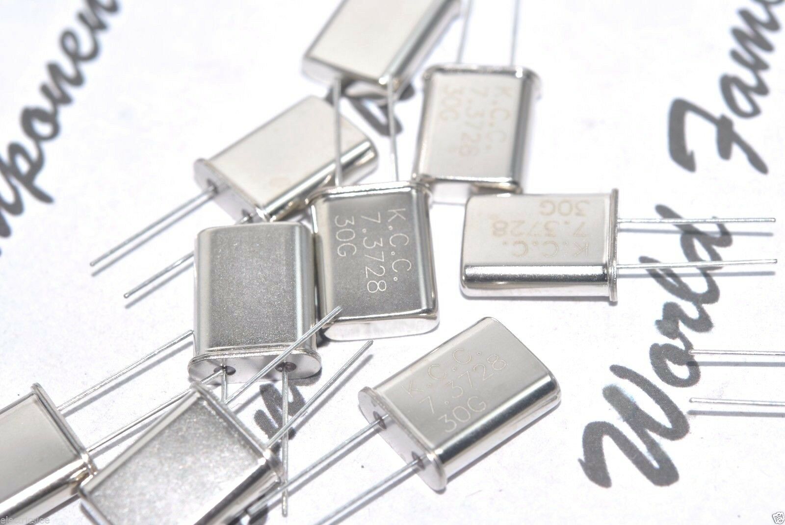 50pcs - KCC 7.3728MHZ Quartz Crystal Resonator / XTAL HC-49U