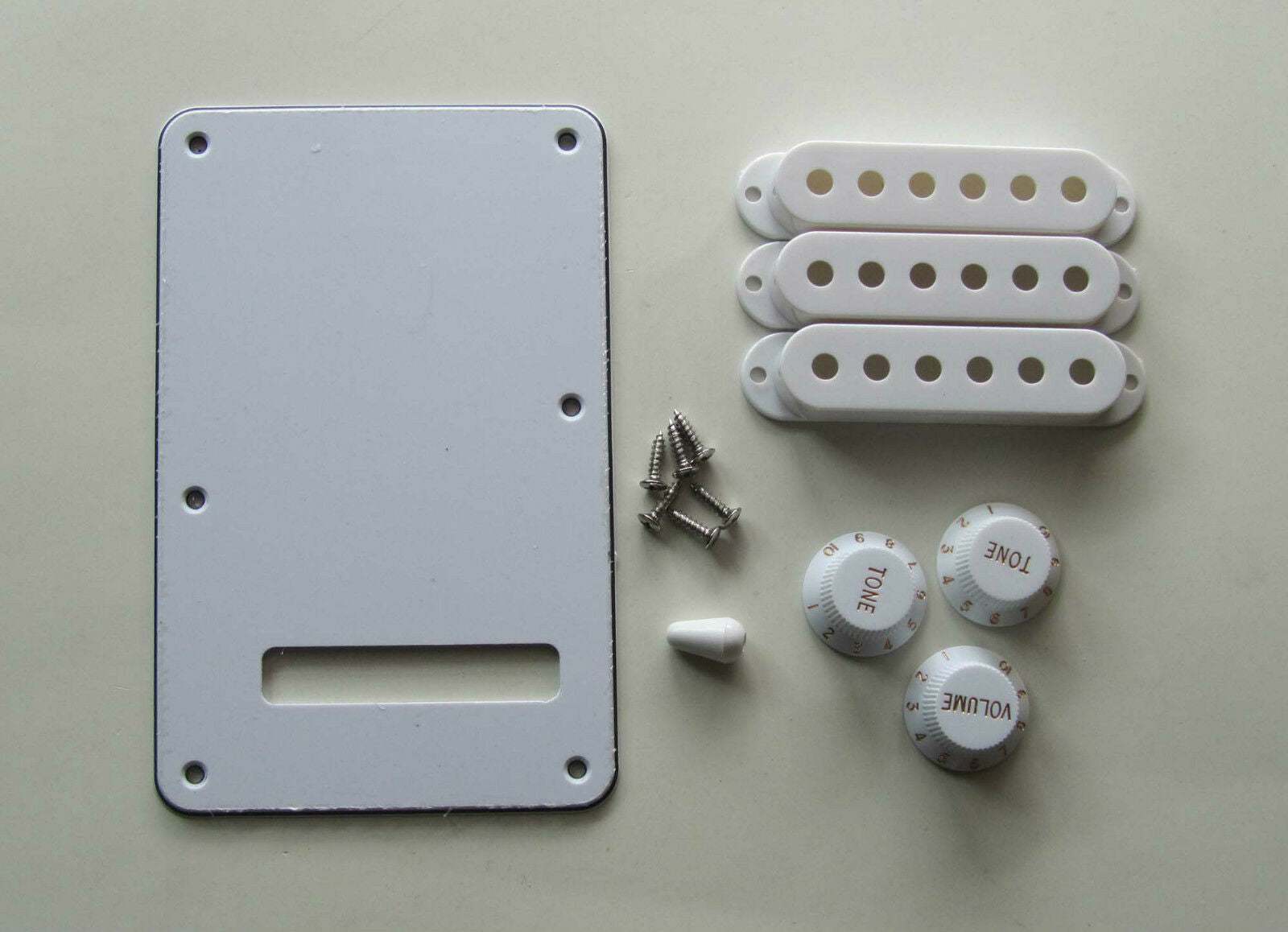 White 3 Ply Strat Back Plate Trem Cover with Pickup Covers Knobs and Switch Tip